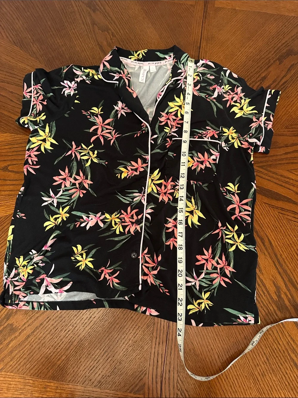 Women‘s Black Floral Short Pajama Set - Pink & Yellow Flowers